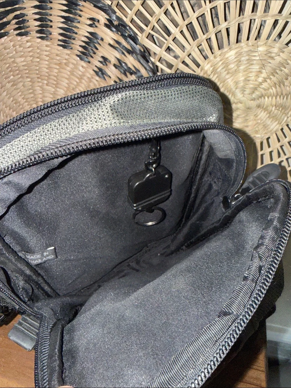 Tumi T2 Ballistic Nylon Vintage Olive Green Crossbody Messenger Bag